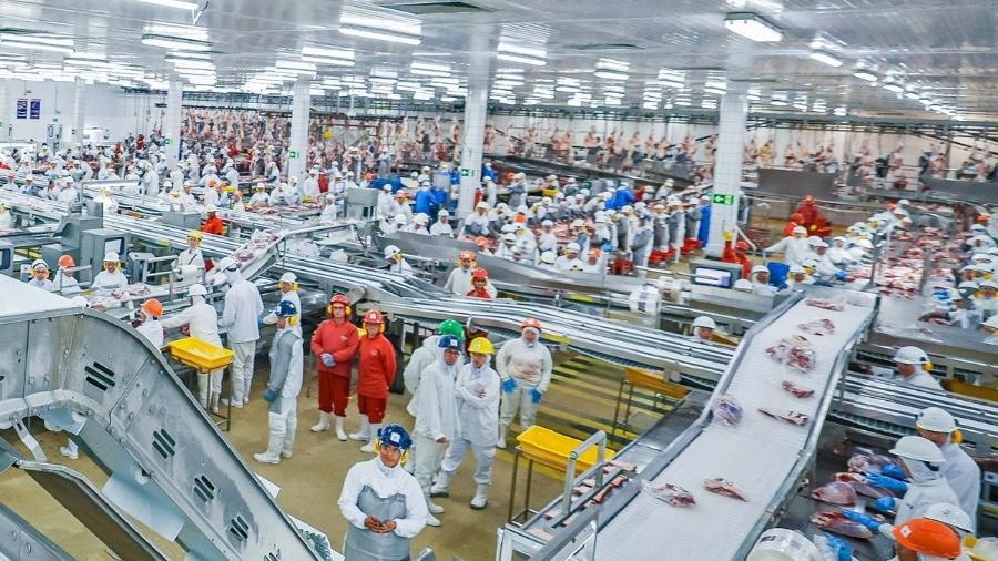 Unidade frigorífica da JBS no Brasil